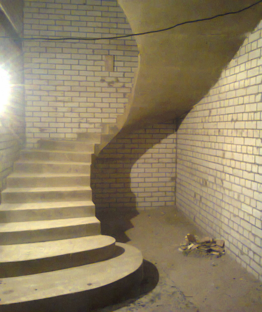 Монолитная бетонная лестница №28
