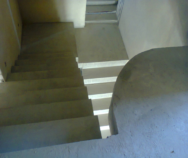 Монолитная бетонная лестница №7